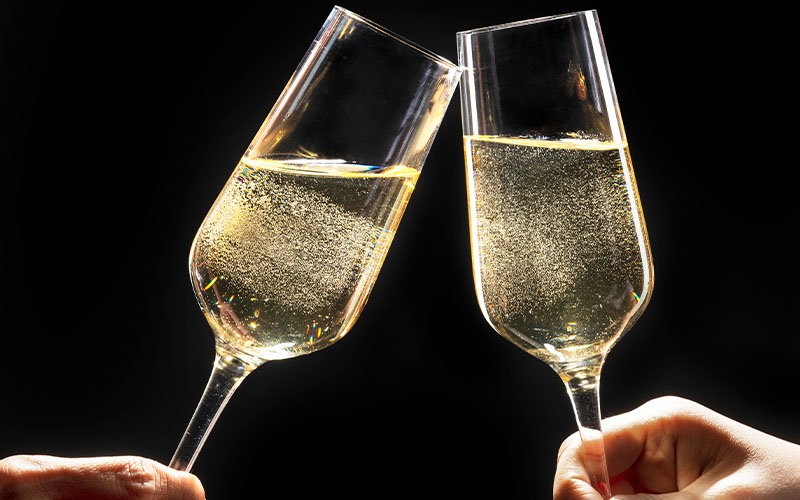 Is sparkling wine the same as champagne